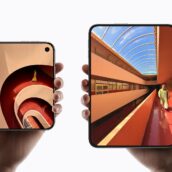 iPhone Duo مطويًّا على شاشة الغلاف ومفتوحًا على الشاشة الداخلية